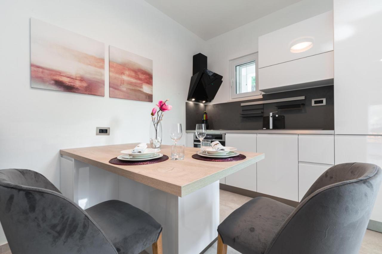 Wish Apartments Zrnovo Eksteriør bilde